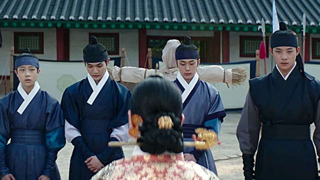 The Queen’s Umbrella Season 1 Episode 1 and 2